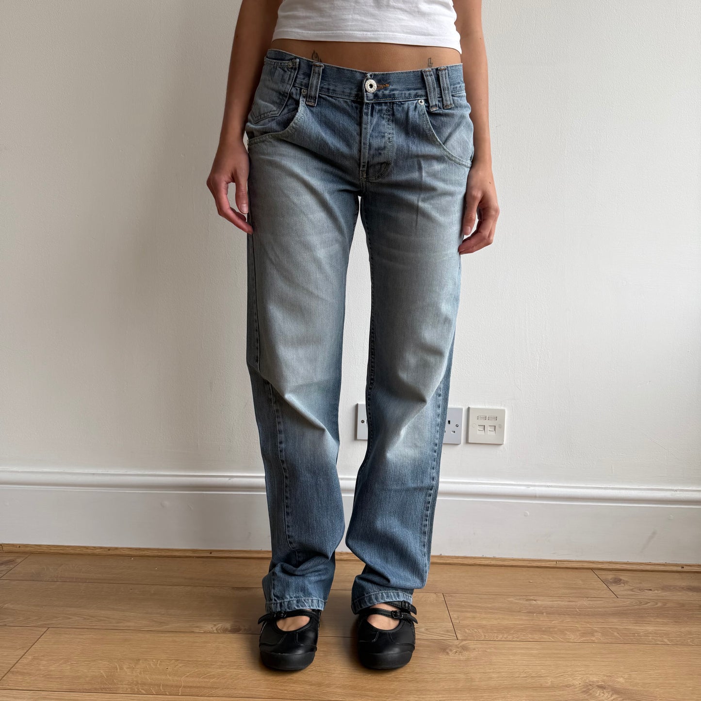 Levi’s cinch back jeans - Size 33x34