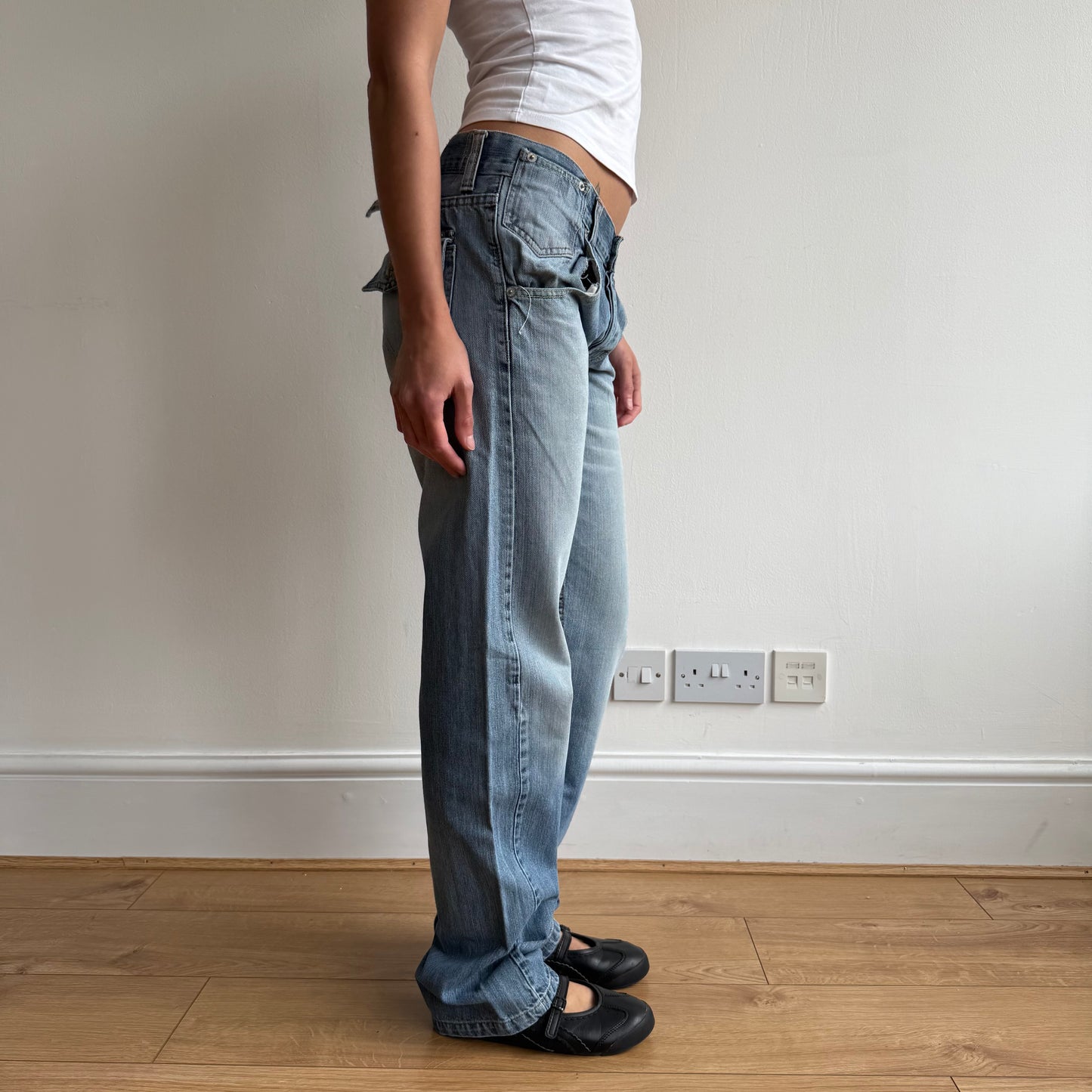 Levi’s cinch back jeans - Size 33x34