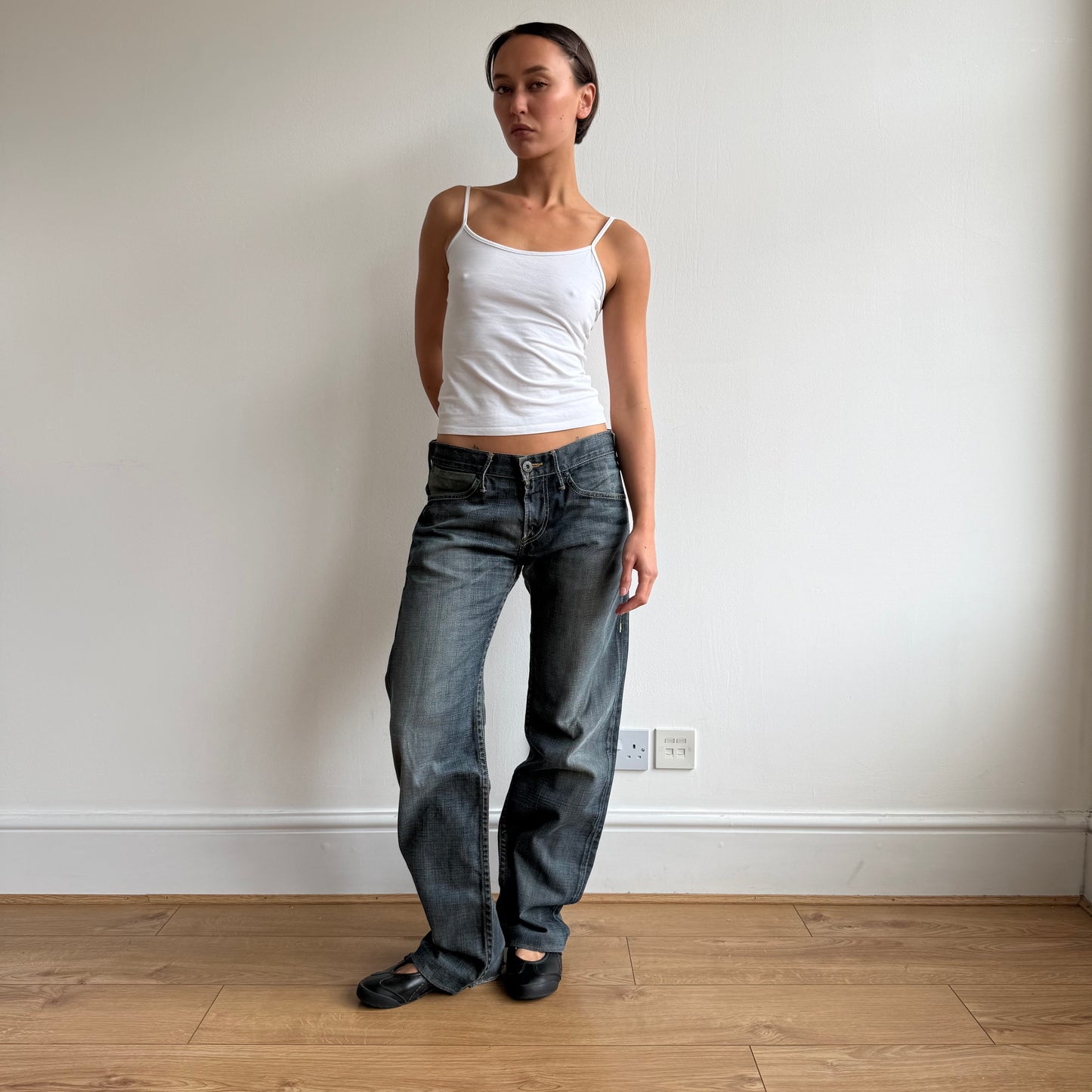 Levi’s star cinch back jeans - Size 31x34