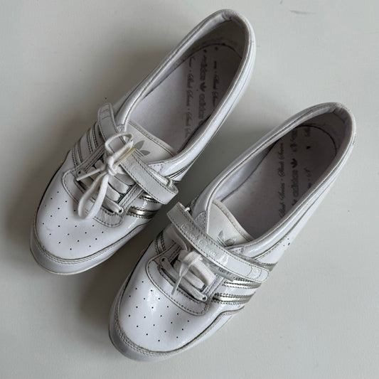 White adidas pumps - Size UK6