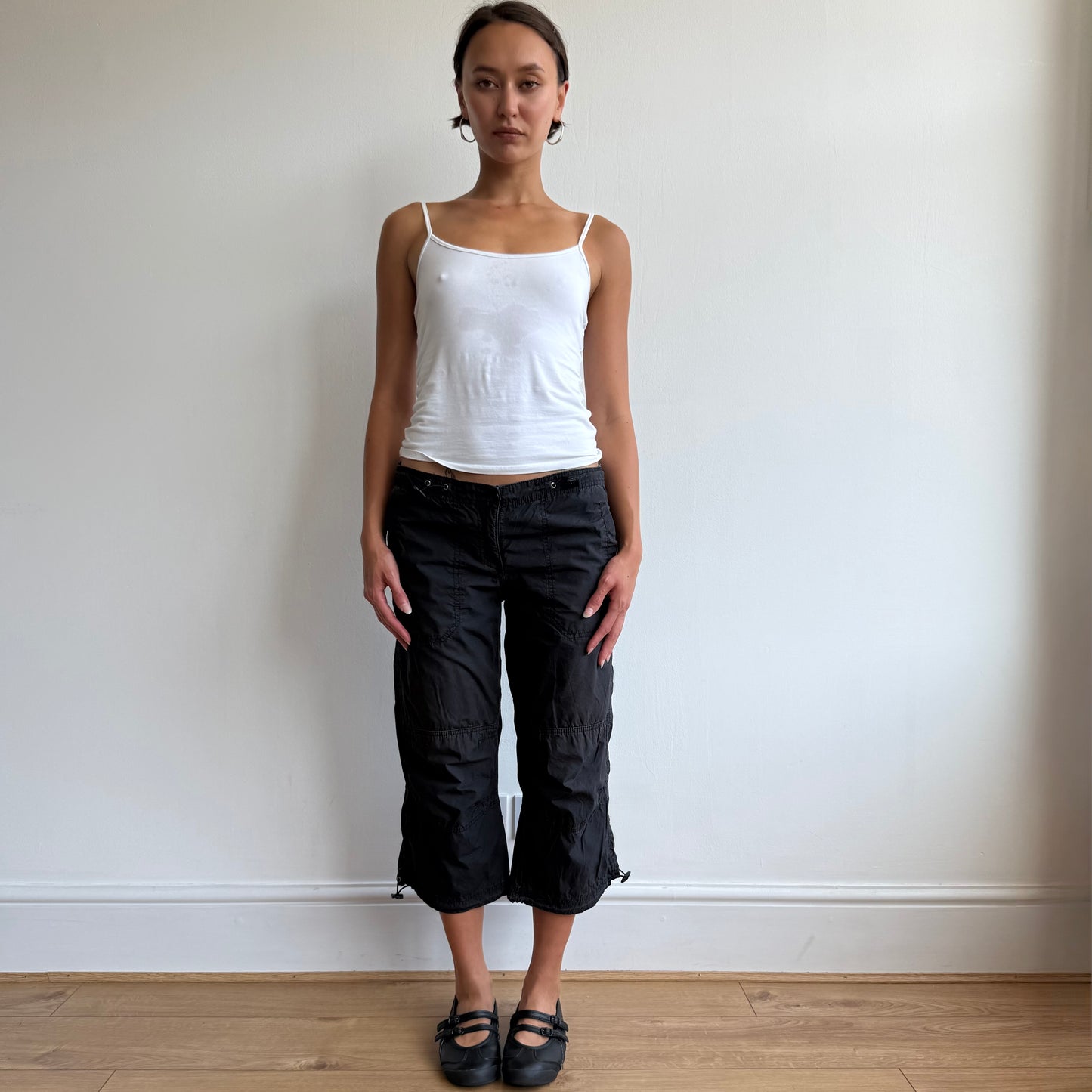 Black toggle cargo capris - Size S