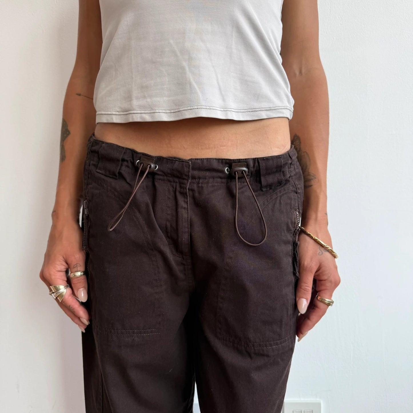 Brown toggle cargo capris - Size S