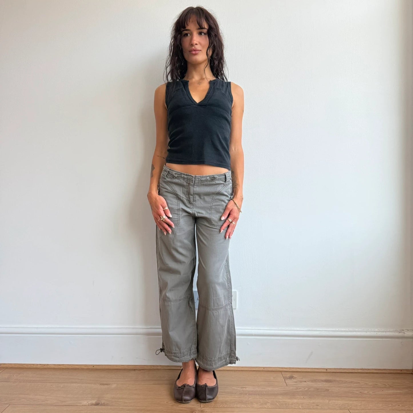 Khaki toggle waist capris / cargo trousers - Size XS