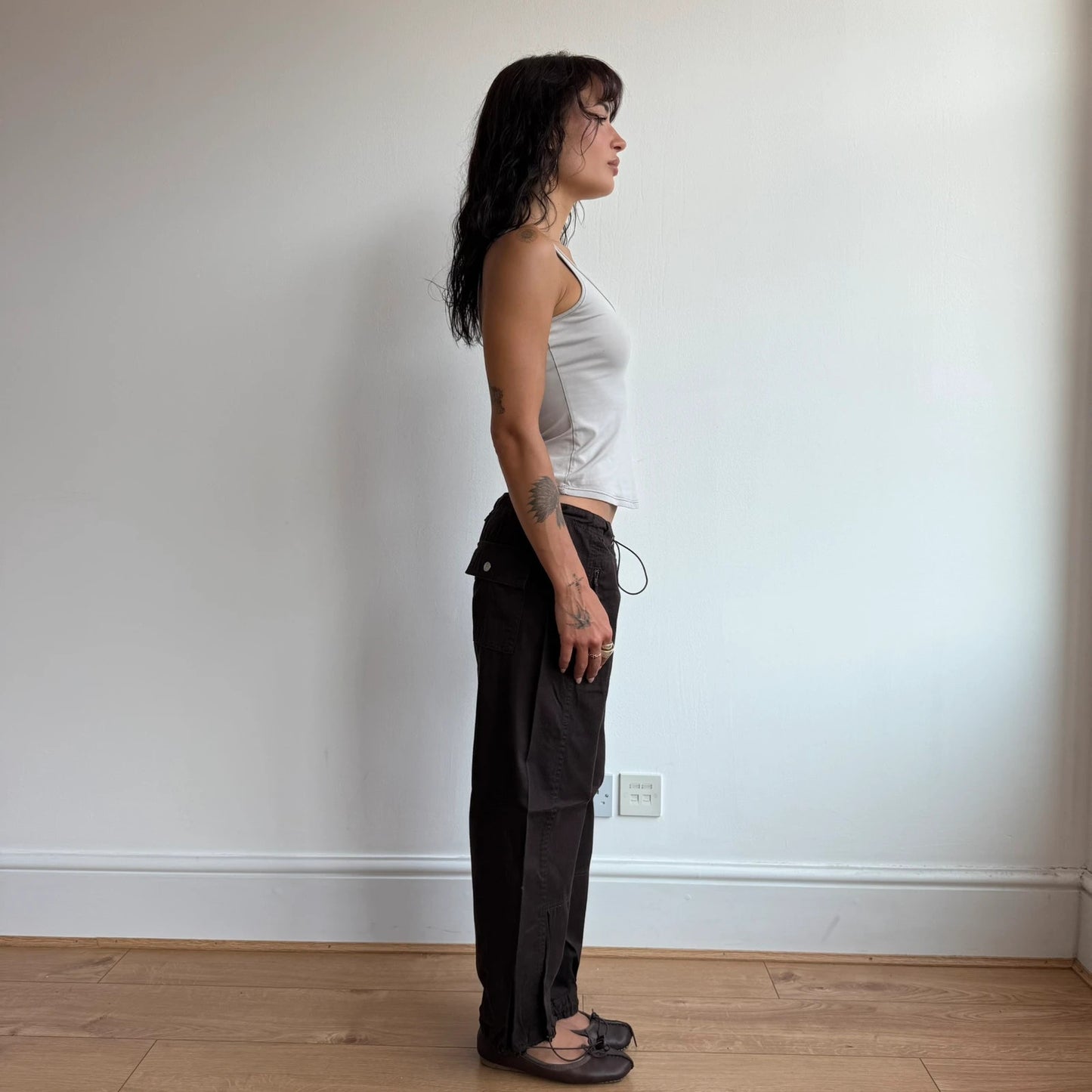 Brown toggle cargo capris - Size S