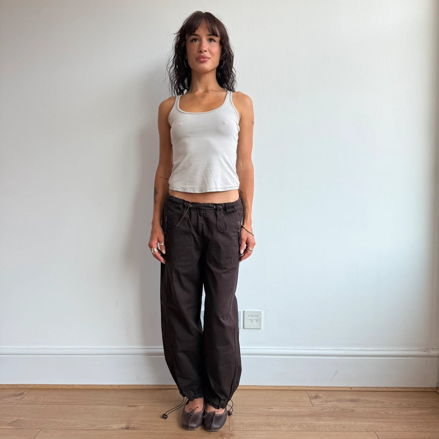 Brown toggle cargo capris - Size S