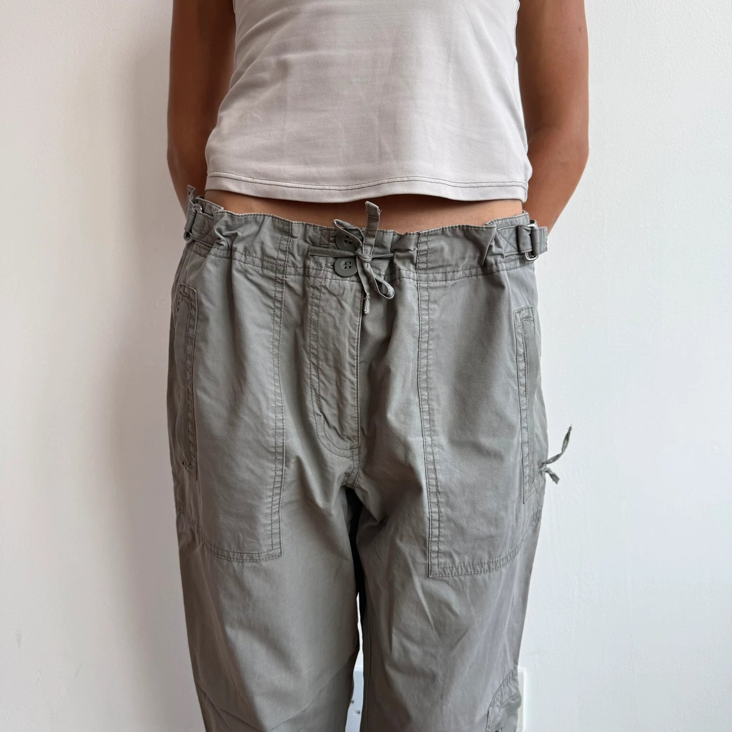 Khaki cargo buckle trousers / capris - Size S/M