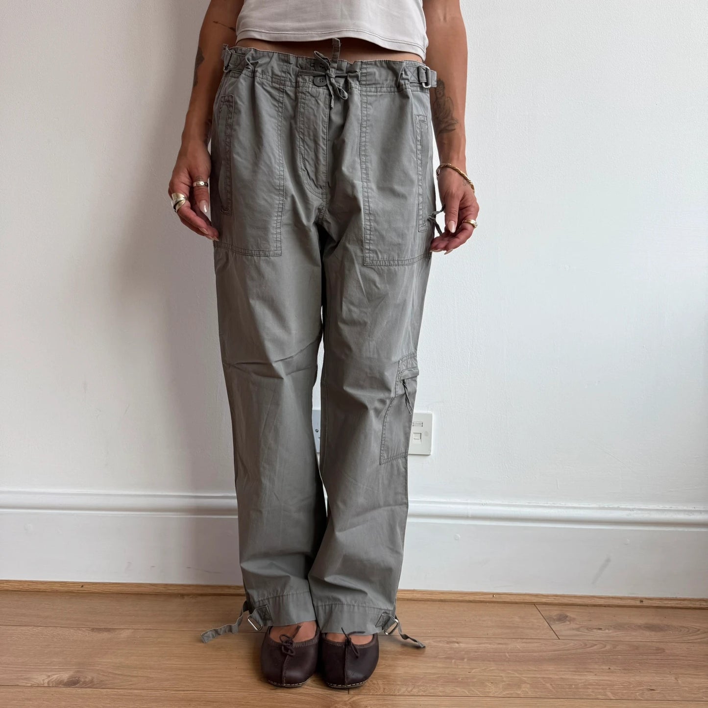 Khaki cargo buckle trousers / capris - Size S/M